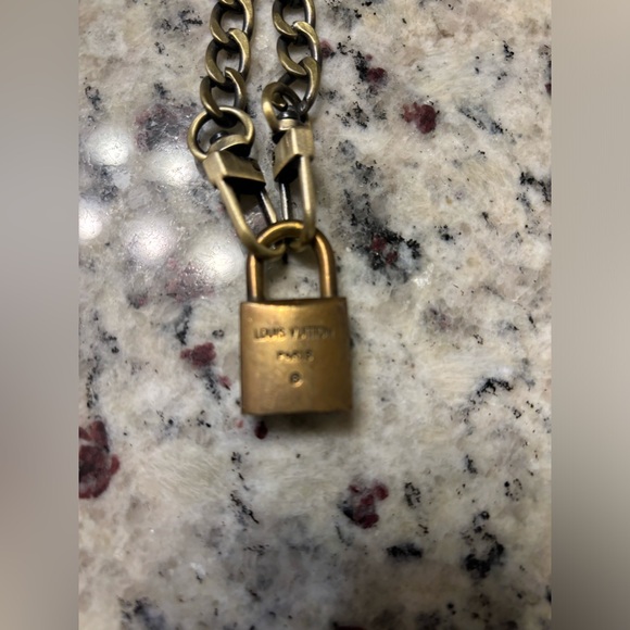 Authentic LV Lock #212 with NO KEY and Unbranded 16” chain - Picture 4 of 5